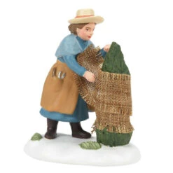Department 56 - Dickens Village - Preparing For The Frost