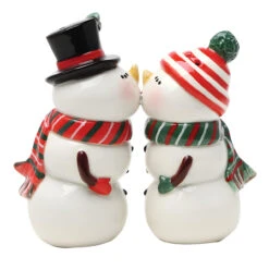 Kissing Snow Couple Salt And Pepper Set